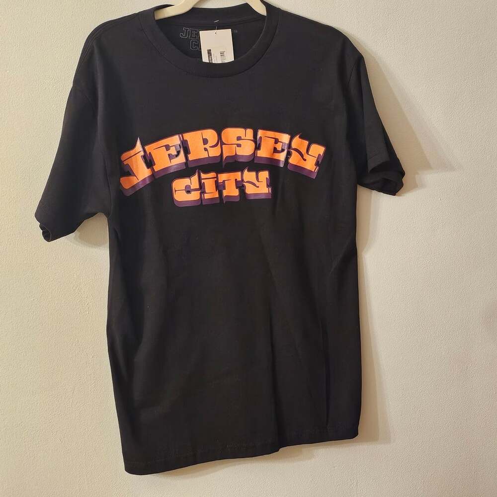 Jersey City Men's Medium Black Graphic T-Shirt Orange Purple NWT Streetwear - Picture 2 of 7